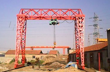 如何保養(yǎng)室外龍門吊上的鋼絲繩電動葫蘆