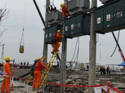 便攜式電動葫蘆高效完成溫州方艙隔離點變壓器吊裝工作